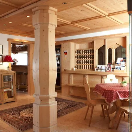 Ciasa Roby San Cassiano (Badia)