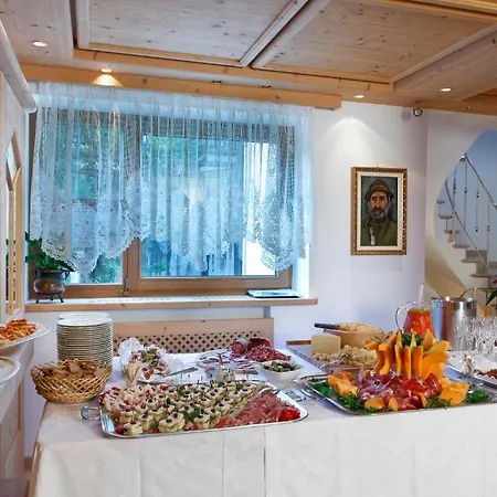 Ciasa Roby Hotel 3*