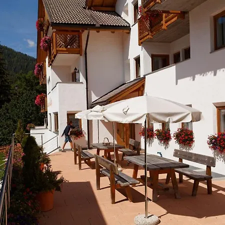 Ciasa Roby San Cassiano (Badia)